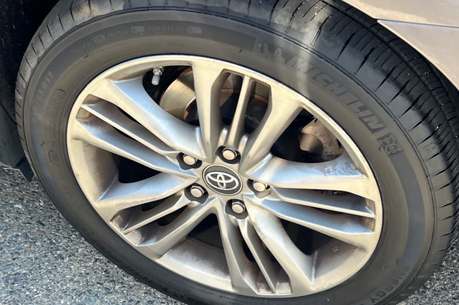 Used 2016 Toyota Camry SE FWD image 18