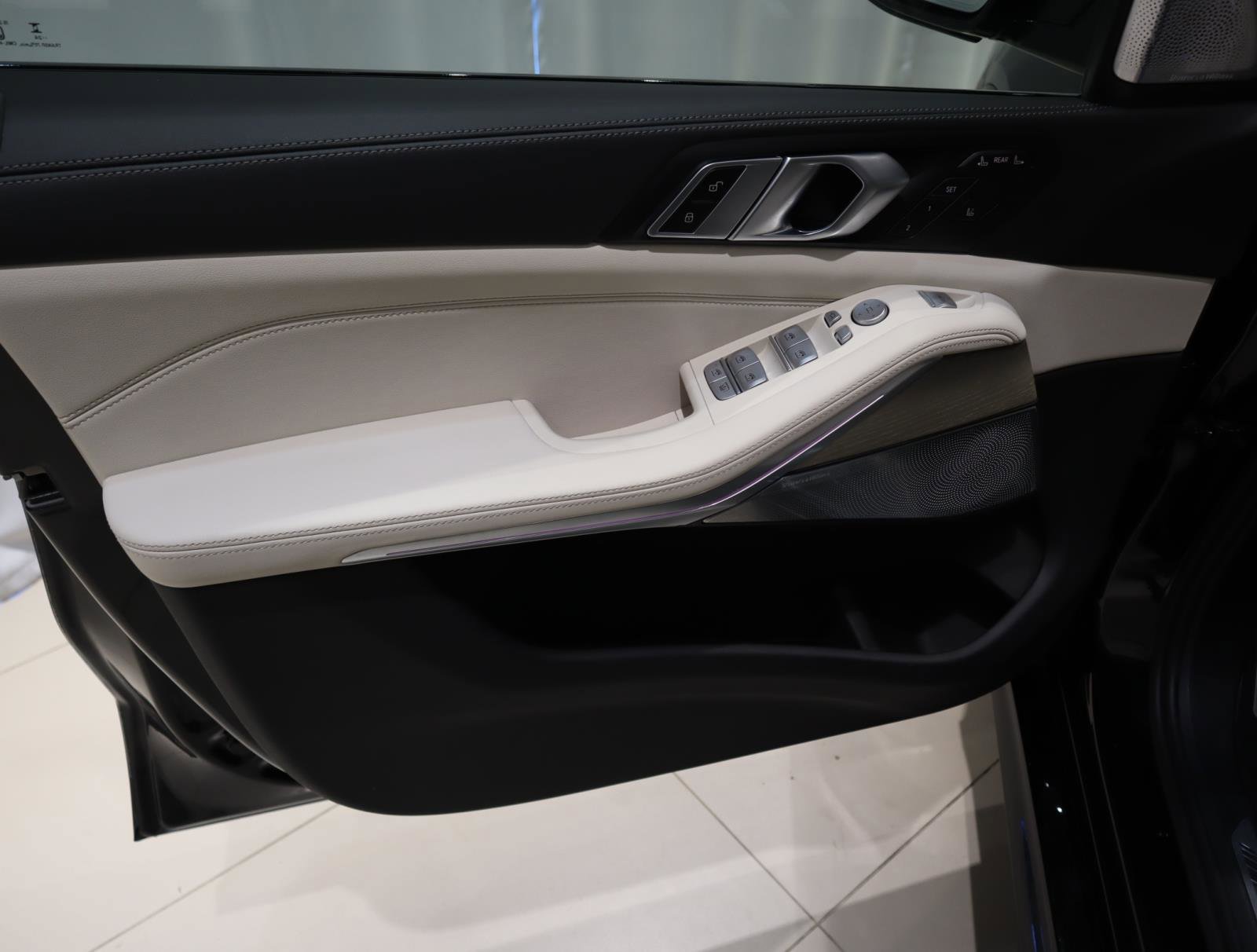 Used 2025 BMW X7 M60i image 25