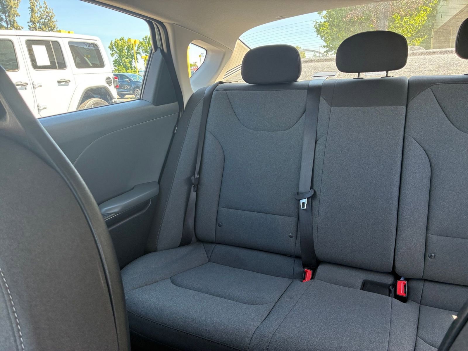 Used 2025 Kia K4 LXS image 38