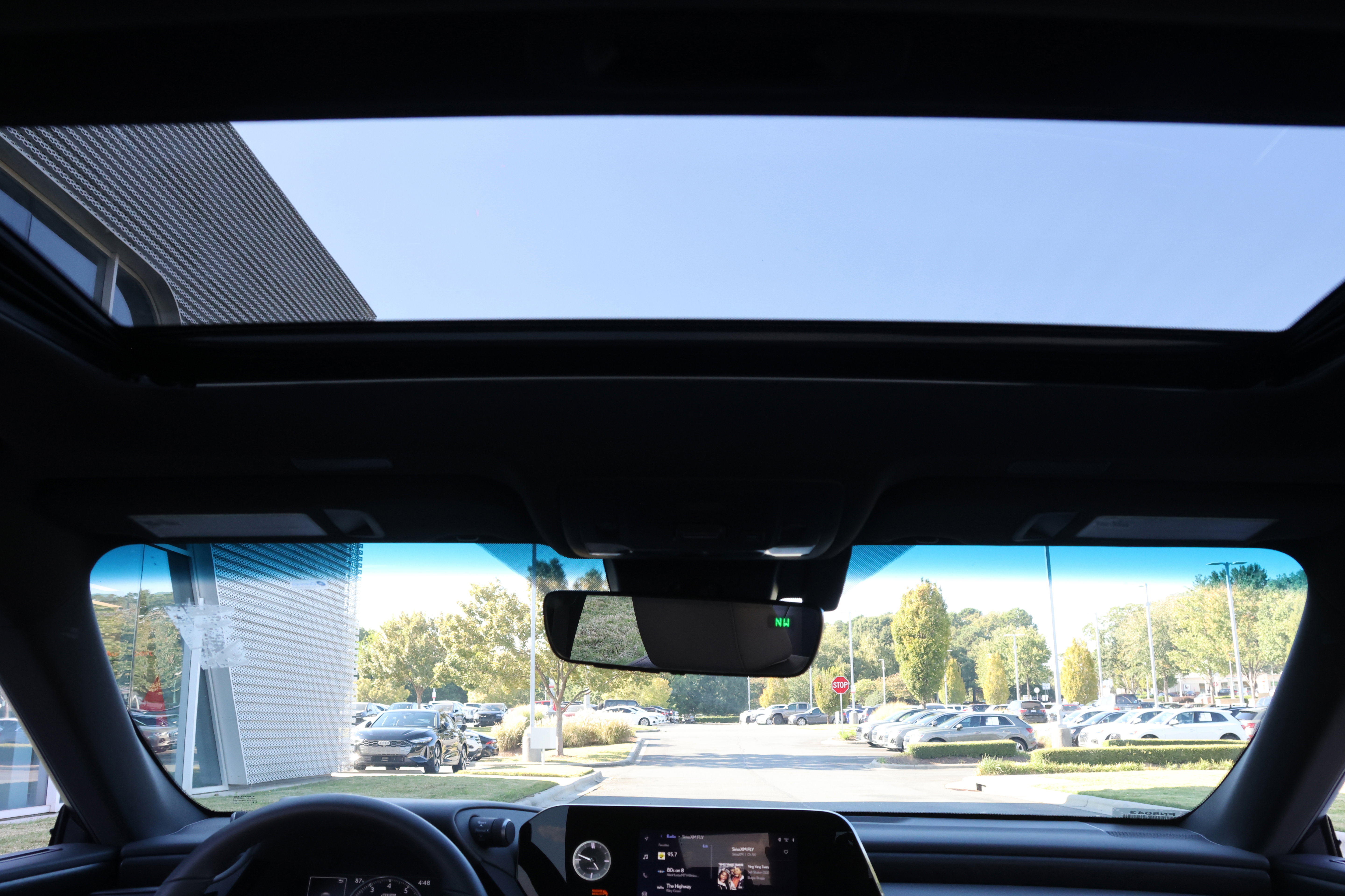 Used 2025 Lexus ES 350 w/ Premium Package image 30