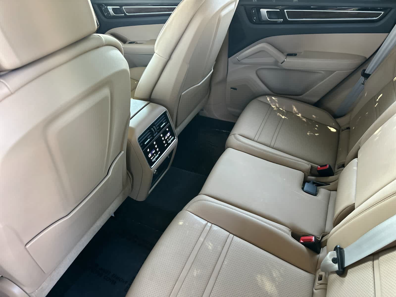 Certified 2023 Porsche Cayenne AWD/4WD image 13