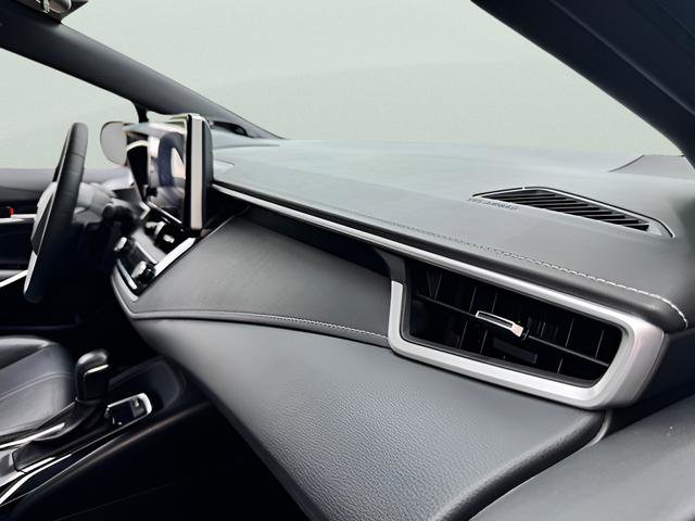 Used 2025 Toyota Corolla XSE image 39