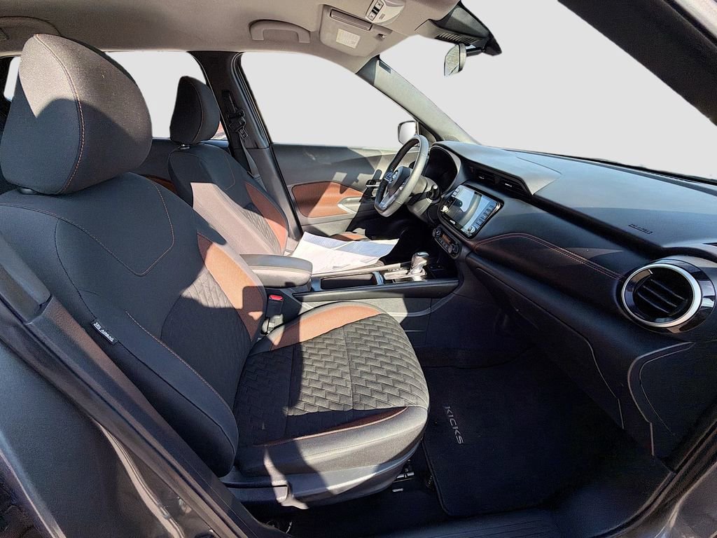 Used 2021 Nissan Kicks SR w/ Exterior Package image 28