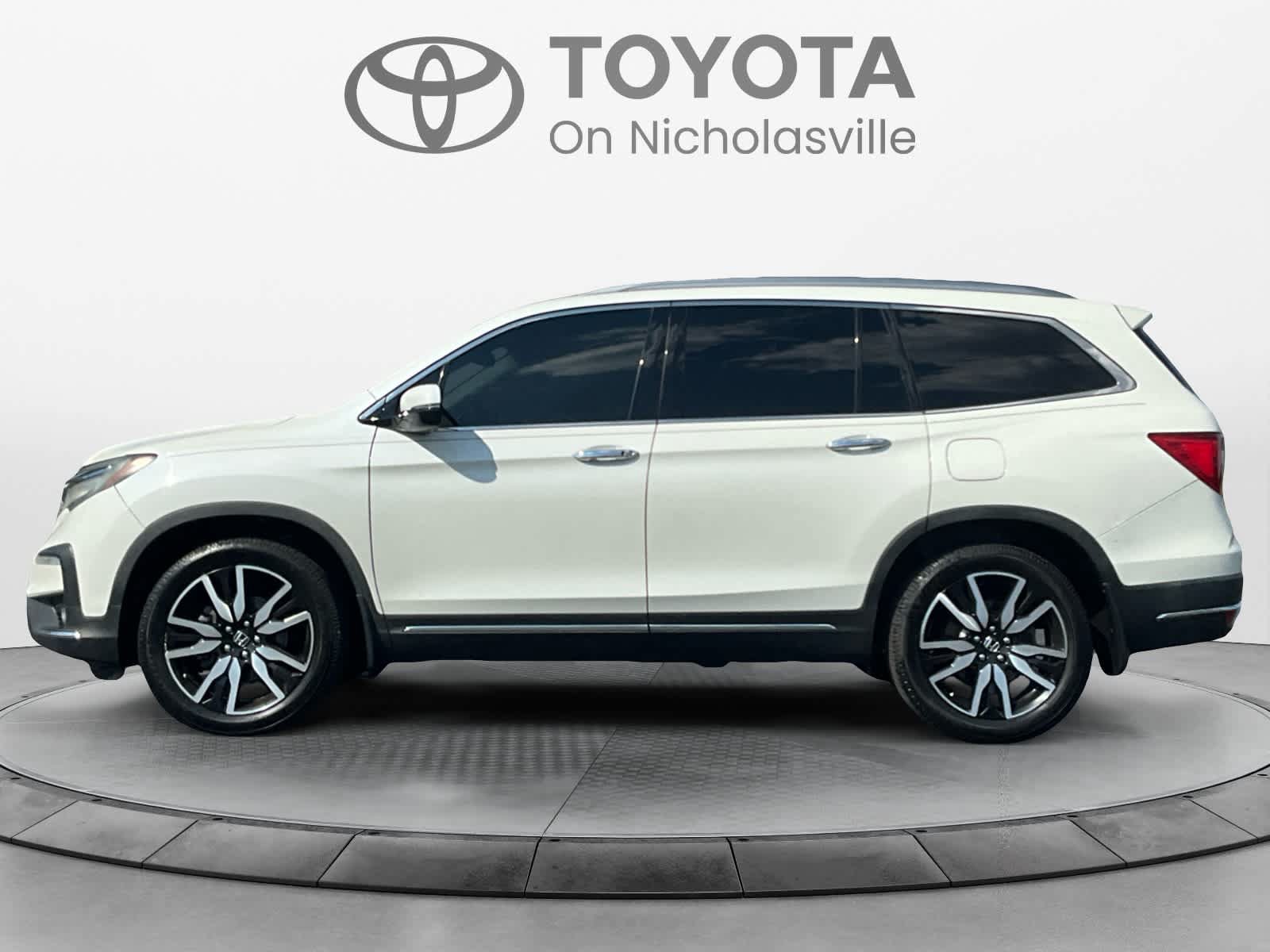 Used 2019 Honda Pilot Touring image 2