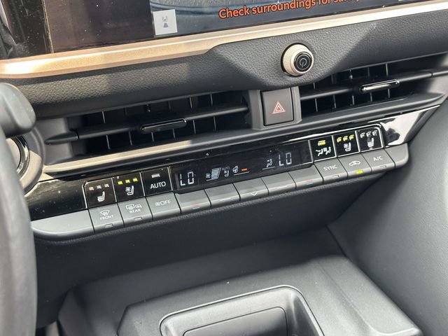 Used 2023 Toyota Crown AWD/4WD image 6