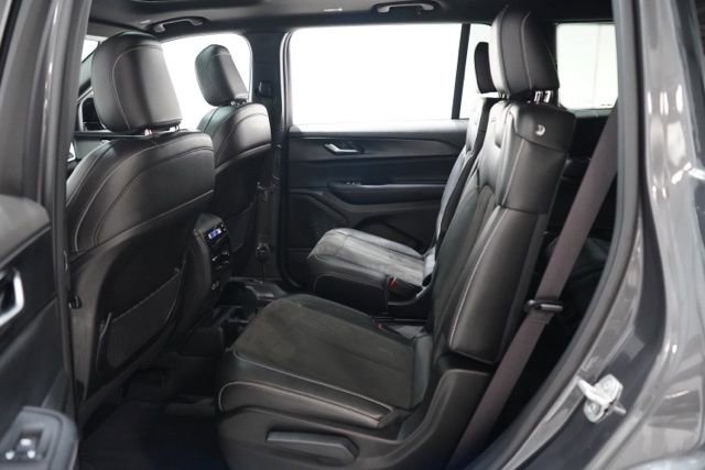 Used 2023 Jeep Grand Cherokee L Altitude image 32