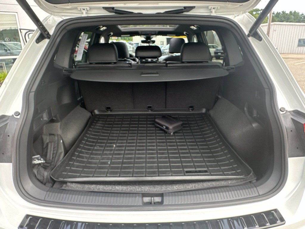 Used 2024 Volkswagen Tiguan SE R-Line AWD/4WD image 30