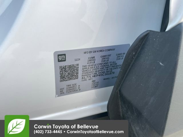 Used 2025 Chevrolet Trax LT FWD image 23