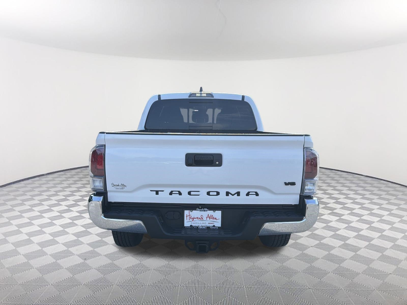 Used 2023 Toyota Tacoma TRD Off-Road w/ Black Out Package (TMS) AWD/4WD image 5