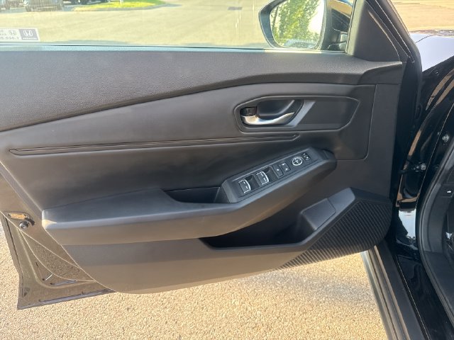 Used 2025 Honda Accord SE image 9