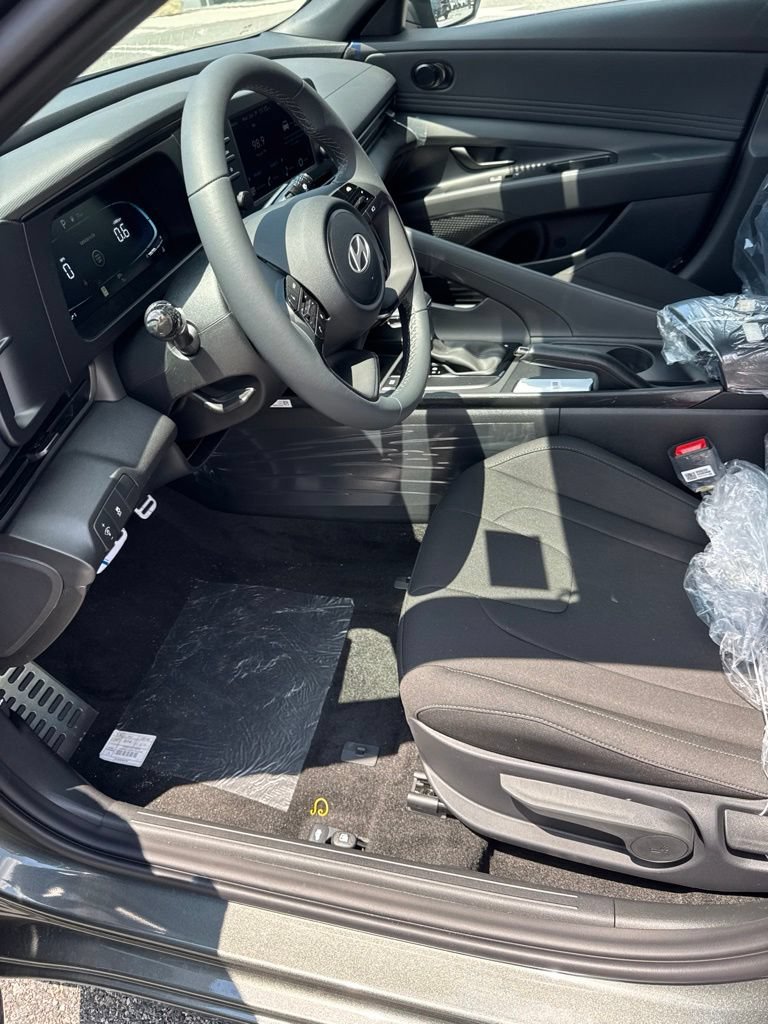New 2026 Hyundai Elantra Sport FWD image 10