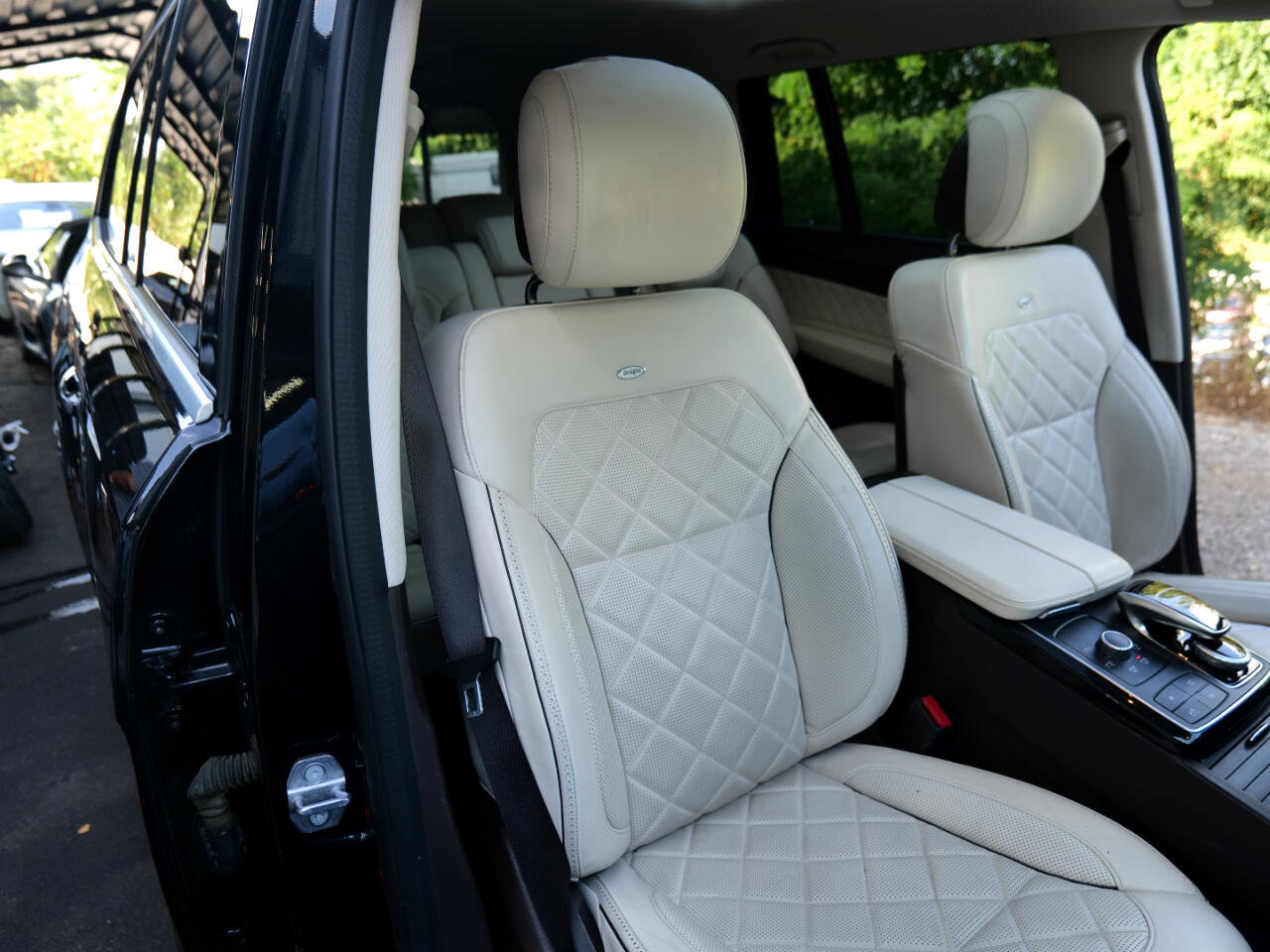 Used 2019 Mercedes-Benz GLS 450 4MATIC w/ Grand Edition Package image 39