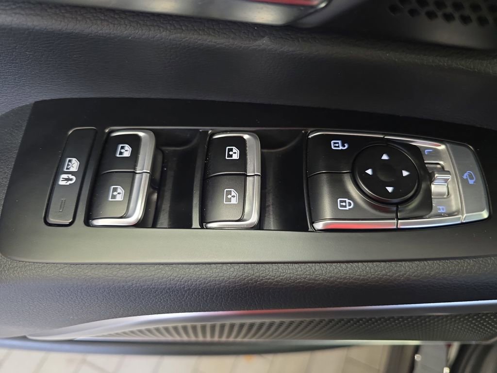 Used 2024 Kia Telluride EX w/ EX Captain's Chair Package image 29