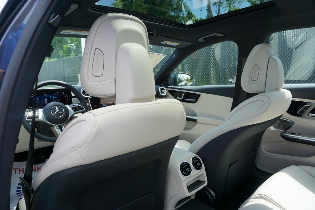 Certified 2025 Mercedes-Benz C 300 4MATIC Sedan image 51