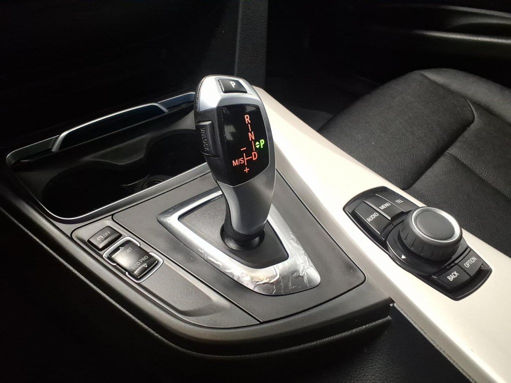 Used 2016 BMW 320i Sedan RWD image 15