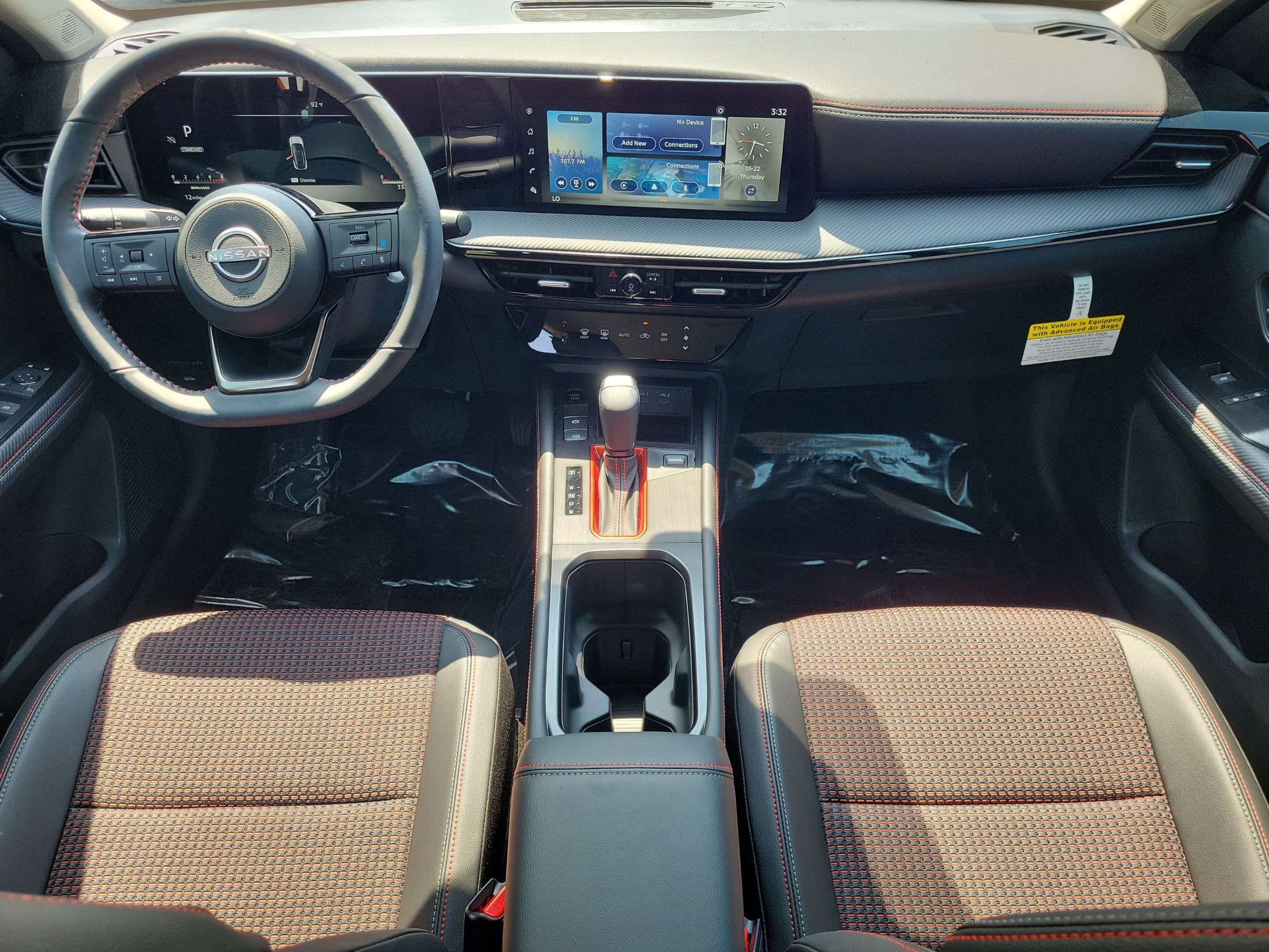 New 2025 Nissan Kicks SR FWD image 12