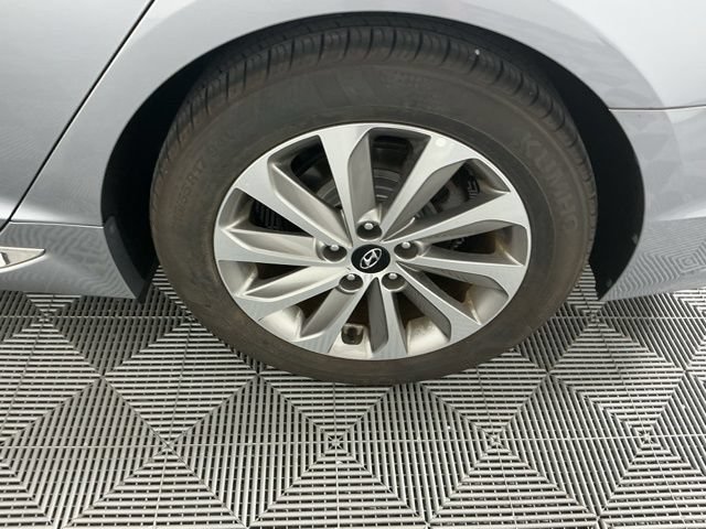 Used 2016 Hyundai Sonata Sport w/ Option Group 1V FWD image 17