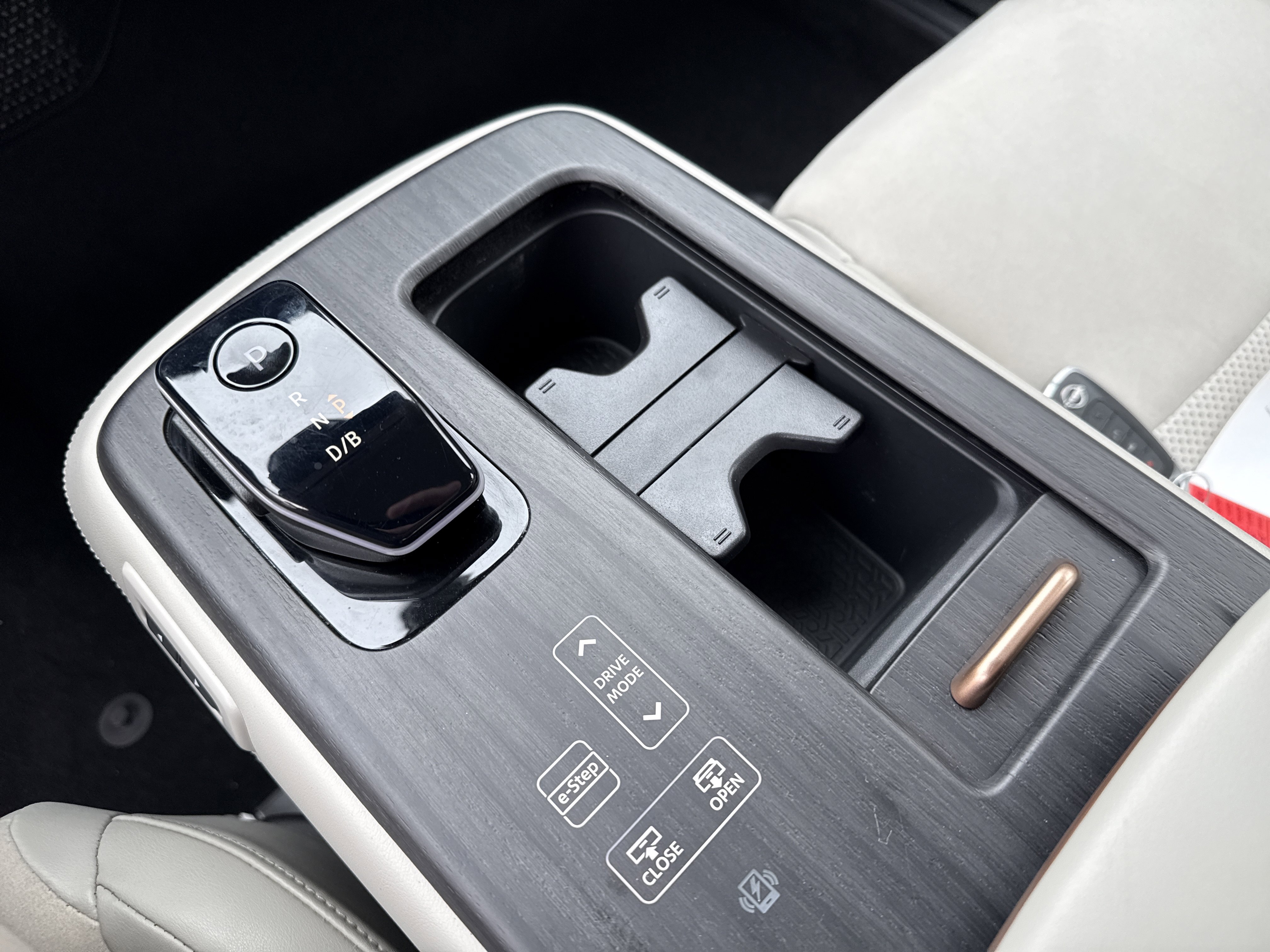 Certified 2024 Nissan Ariya AWD image 22