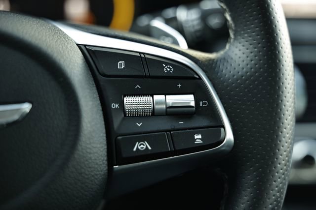 Used 2022 Genesis G70 2.0T w/ Prestige Package image 35