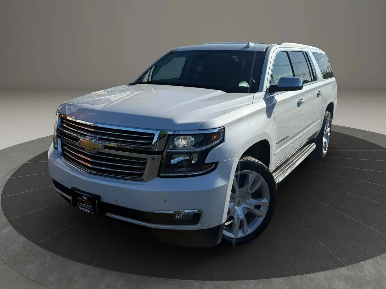 Used 2017 Chevrolet Suburban Premier AWD/4WD image 2