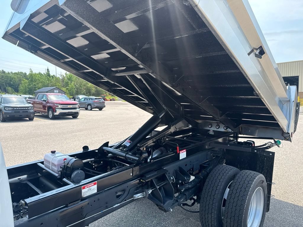 New 2026 RAM 5500 Tradesman w/ Chrome Appearance Group AWD/4WD image 21
