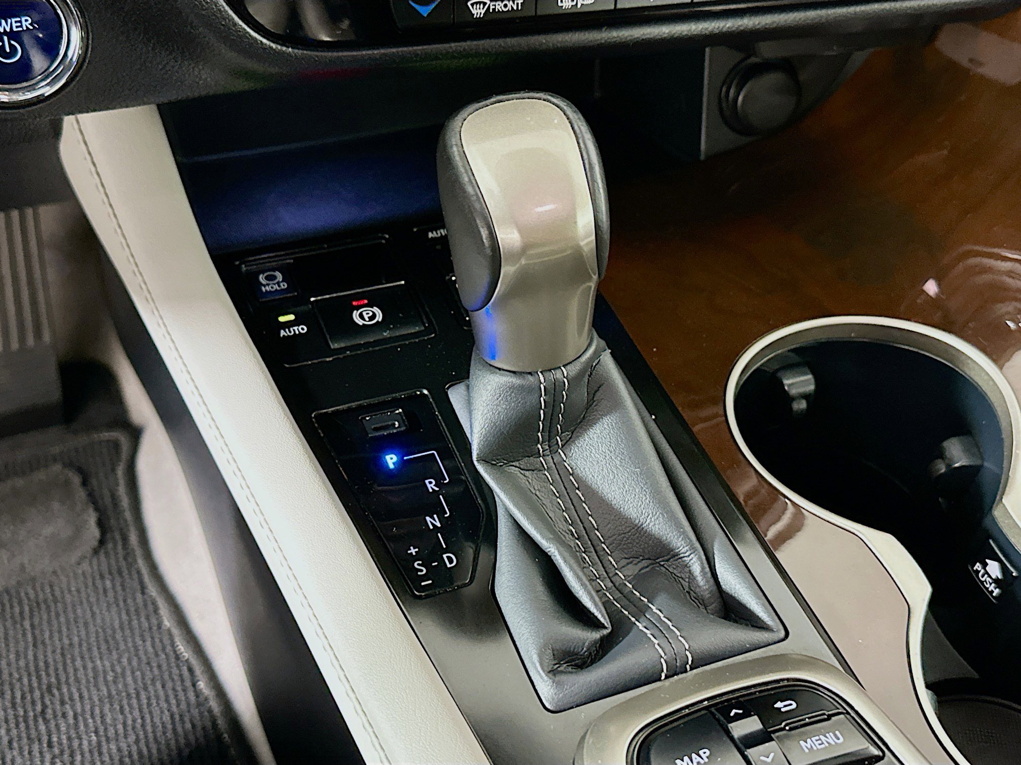 Used 2017 Lexus RX 450h AWD image 25