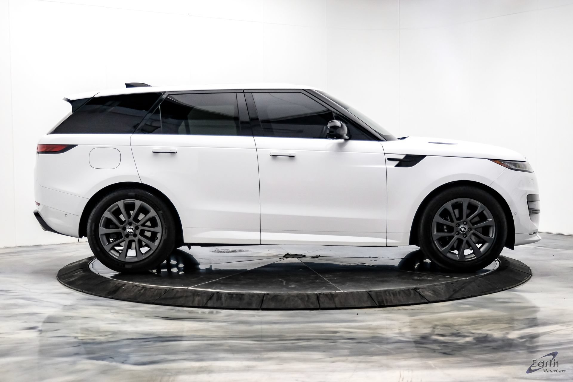 Used 2024 Land Rover Range Rover Sport Dynamic SE AWD/4WD image 19