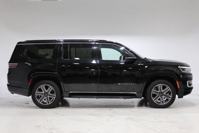 Used 2025 Jeep Wagoneer 4WD w/ Premium Group I image 9