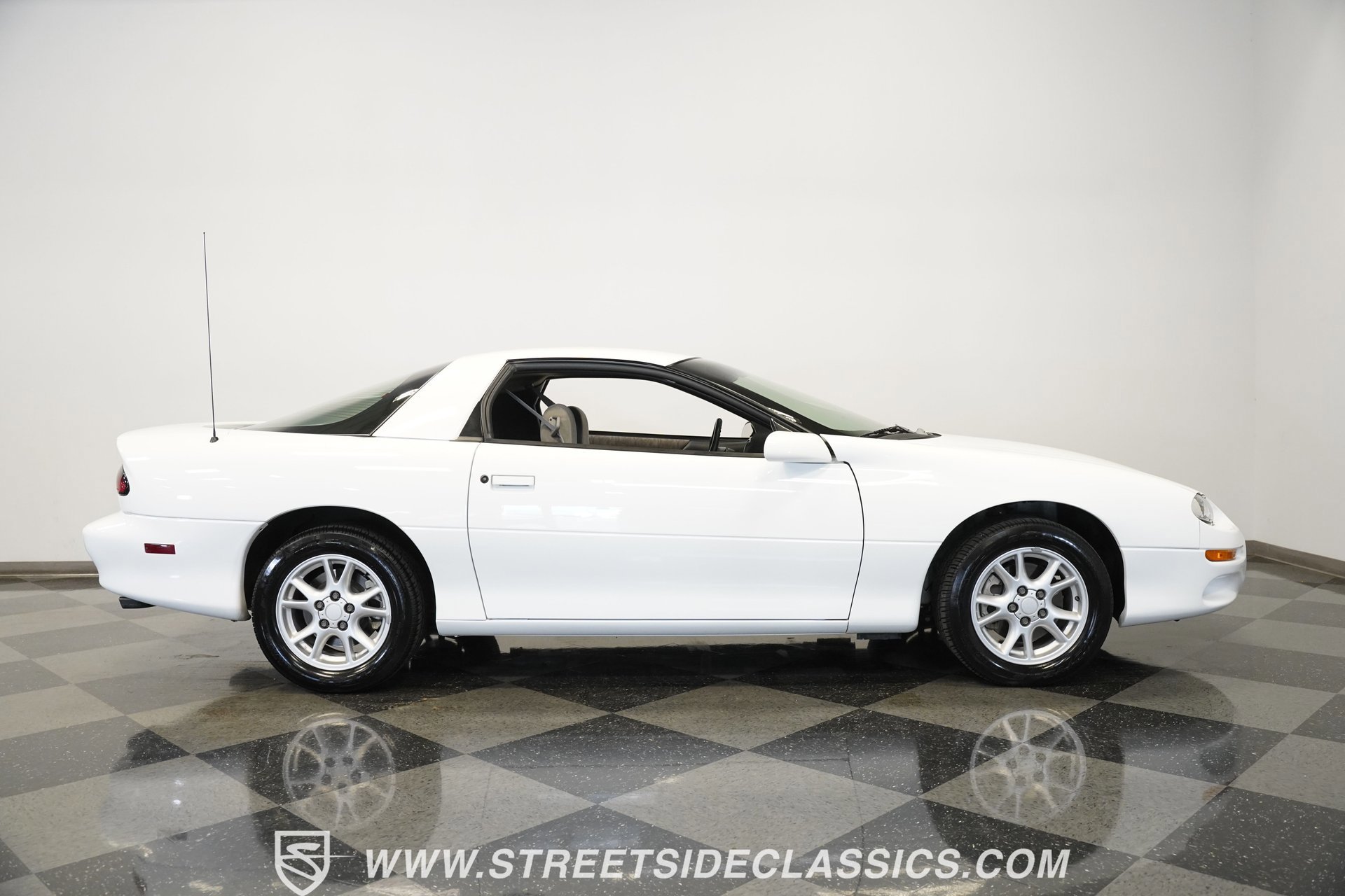 Used 2001 Chevrolet Camaro Z28 w/ Preferred Equipment Group image 32