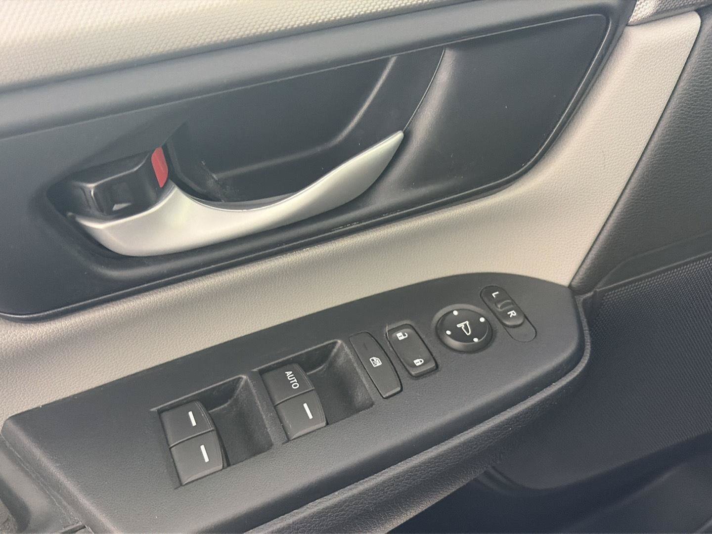 Used 2019 Honda CR-V LX image 12