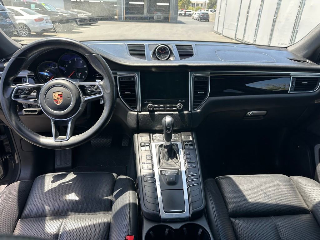 Used 2018 Porsche Macan AWD/4WD image 10