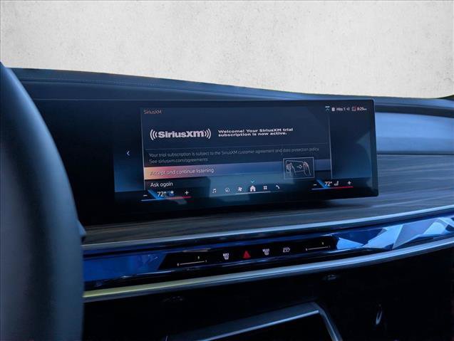 Used 2025 BMW i7 xDrive60 AWD/4WD image 16