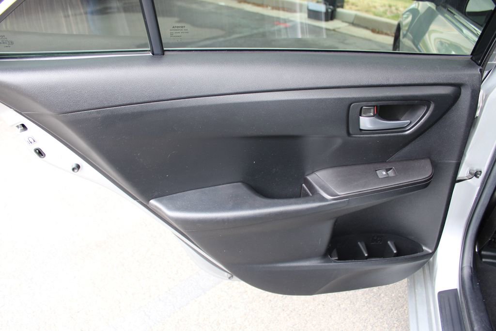 Used 2015 Toyota Camry SE FWD image 44