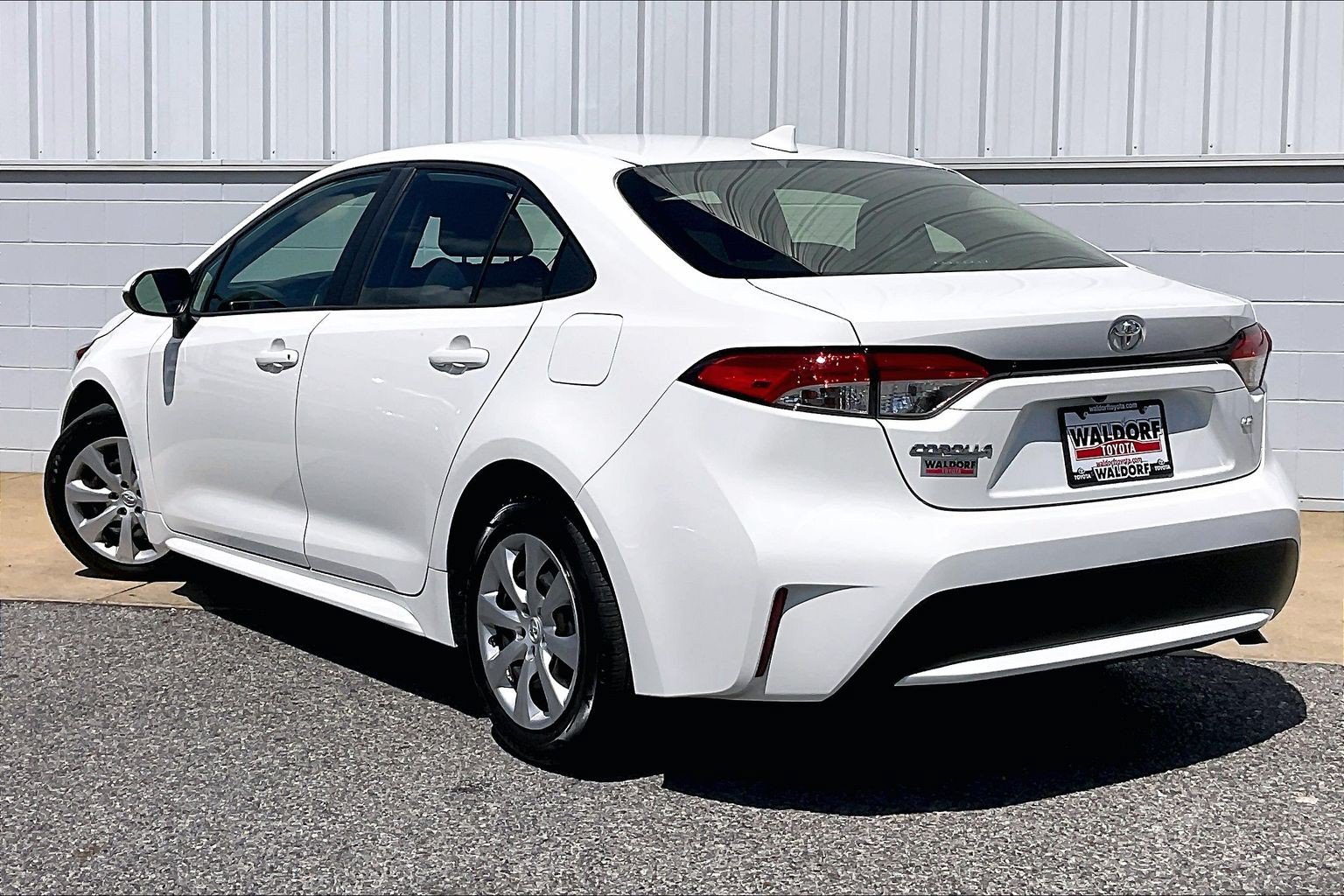 Used 2022 Toyota Corolla LE FWD image 15