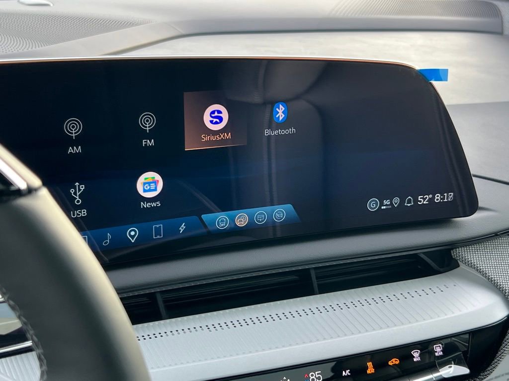 New 2026 Cadillac Optiq Luxury 1 image 40