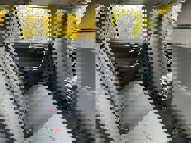 Used 2025 Toyota RAV4 XLE image 17