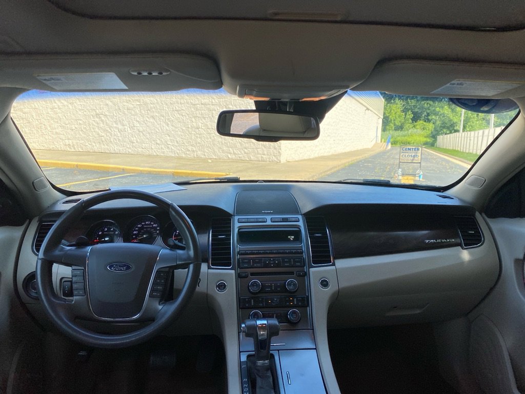 Used 2012 Ford Taurus Limited image 17