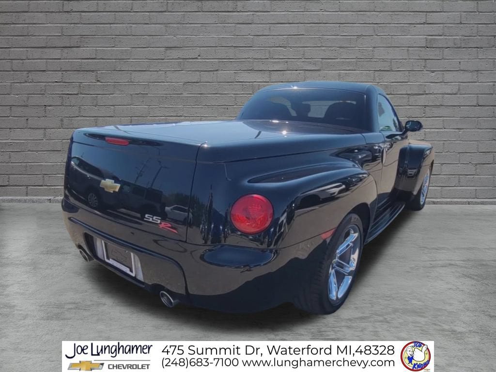 Used 2004 Chevrolet SSR RWD image 4