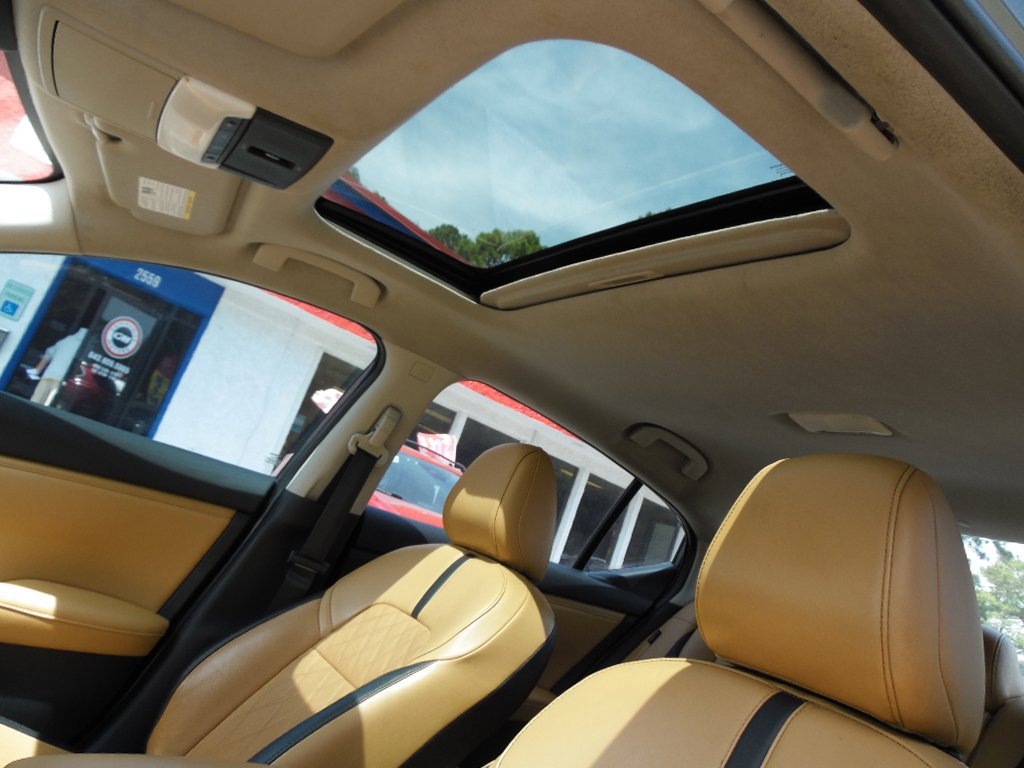 Used 2021 Nissan Sentra SV w/ SV Premium Package image 9