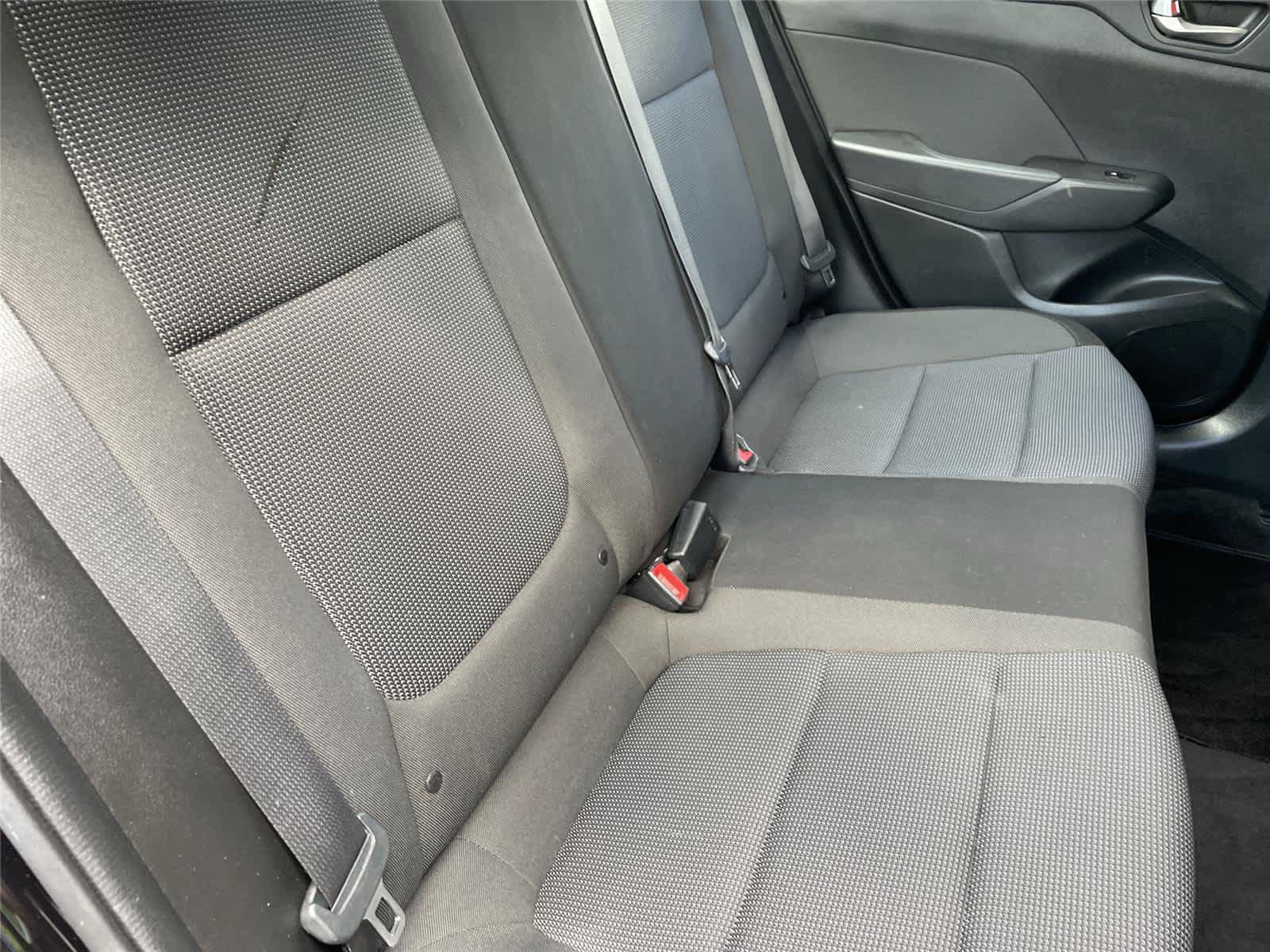 Used 2022 Hyundai Accent SE w/ Cargo Package FWD image 16