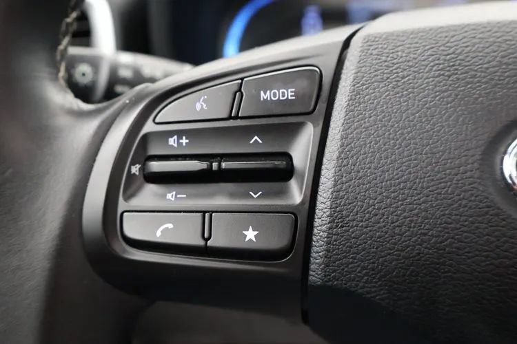Used 2025 Hyundai Venue SEL FWD image 25