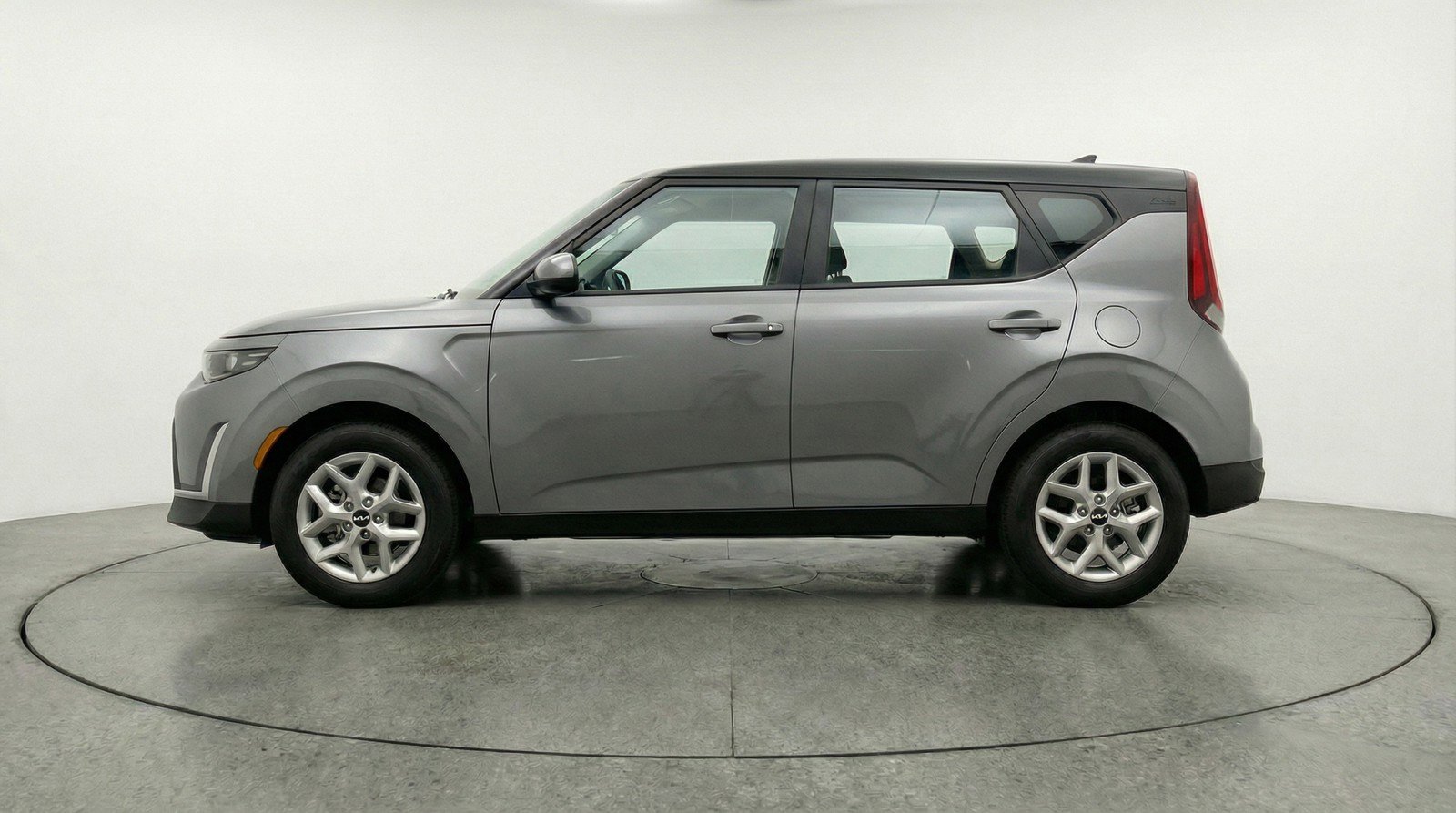 Used 2025 Kia Soul LX w/ LX Technology Package image 5