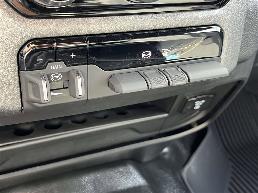 New 2025 RAM 2500 Tradesman w/ Chrome Appearance Group image 26
