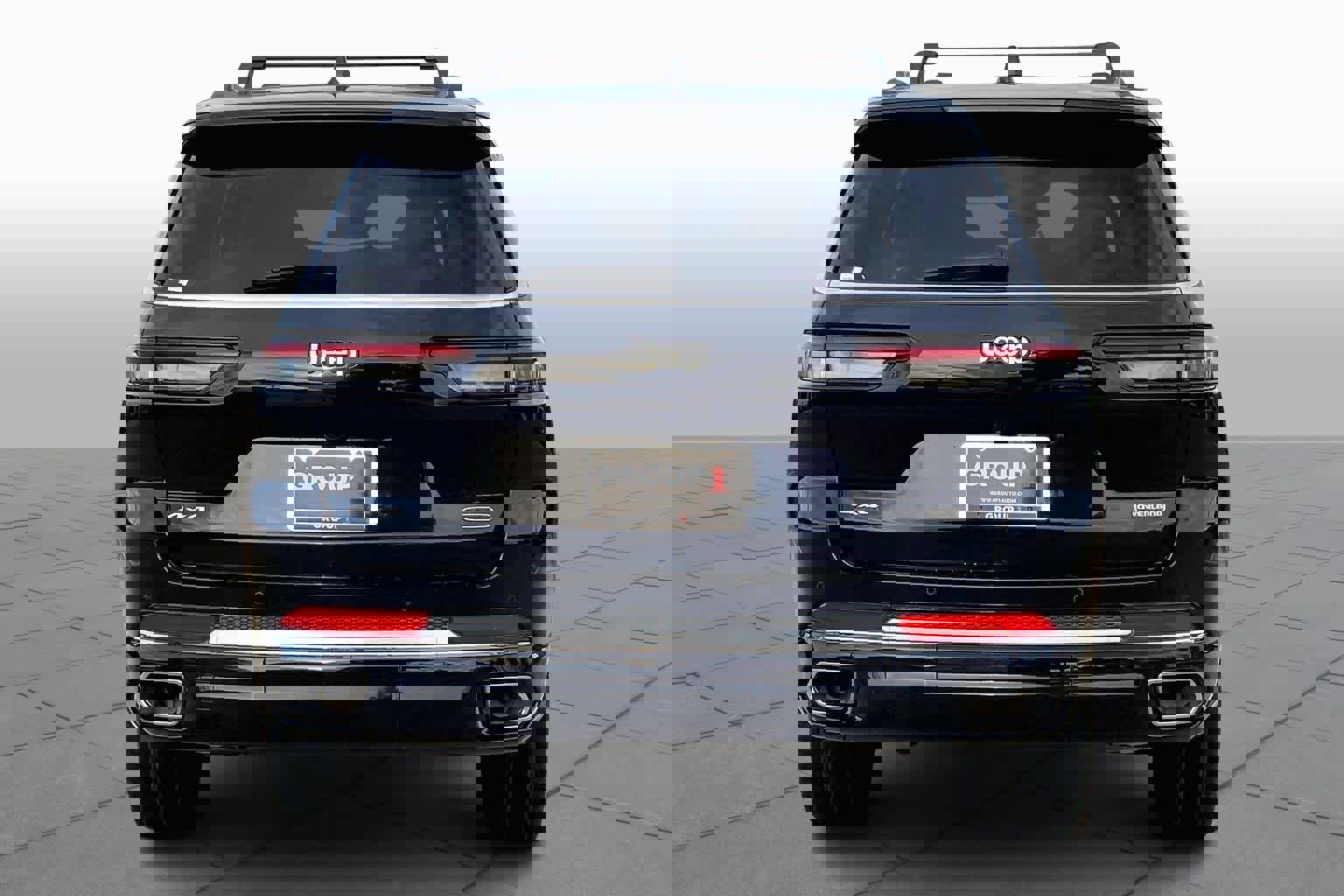 Used 2024 Jeep Grand Cherokee L Overland w/ Trailer Tow Package image 4