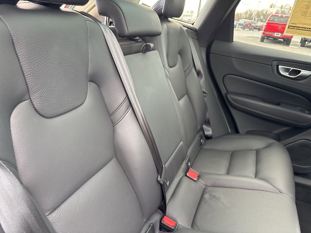 Certified 2023 Volvo XC60 B5 Plus w/ Climate Package image 40