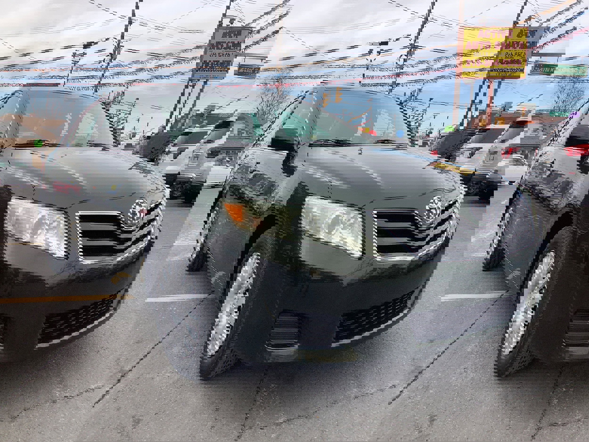 Used 2011 Toyota Camry LE image 1