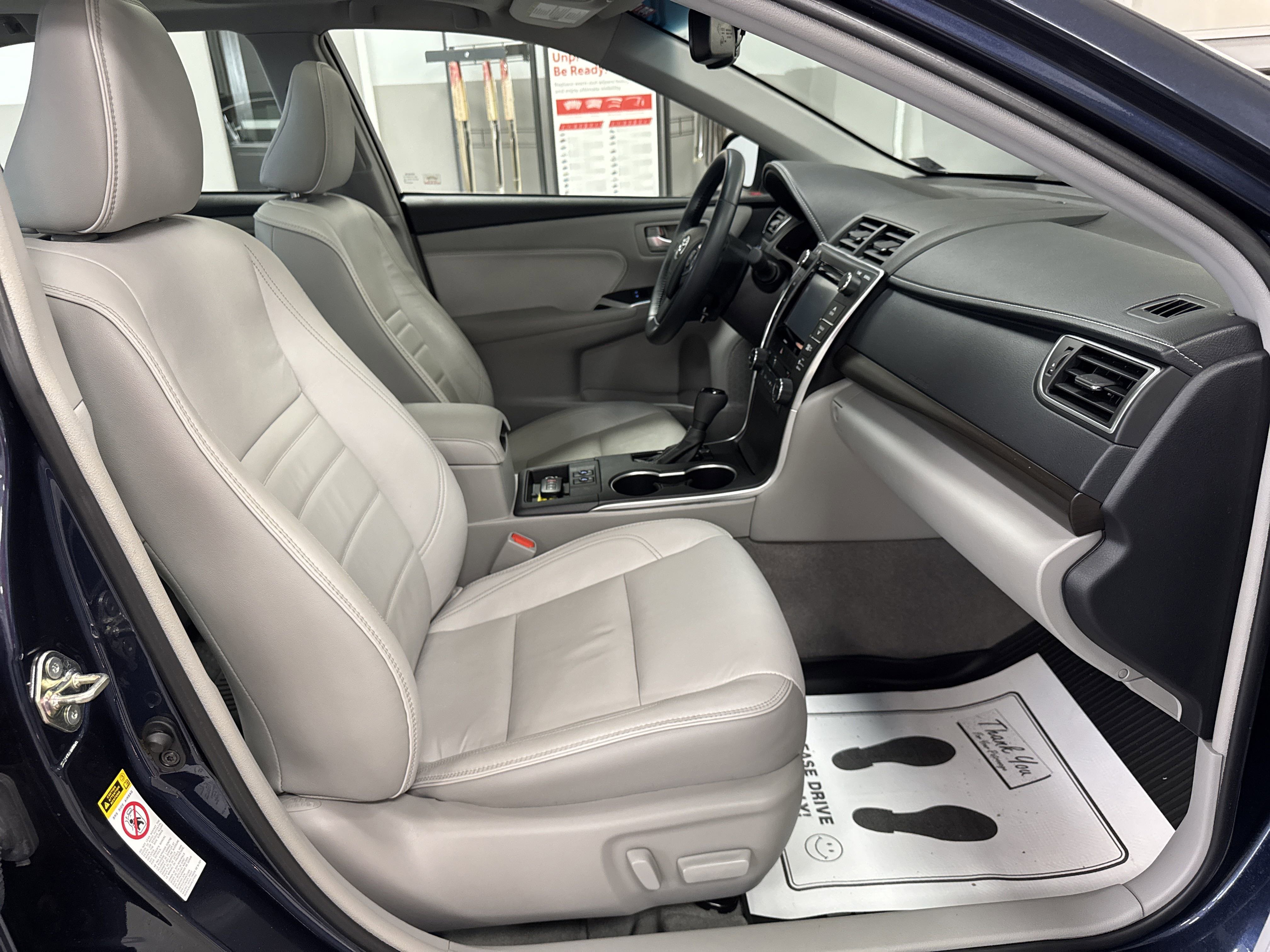 Used 2017 Toyota Camry XLE image 34