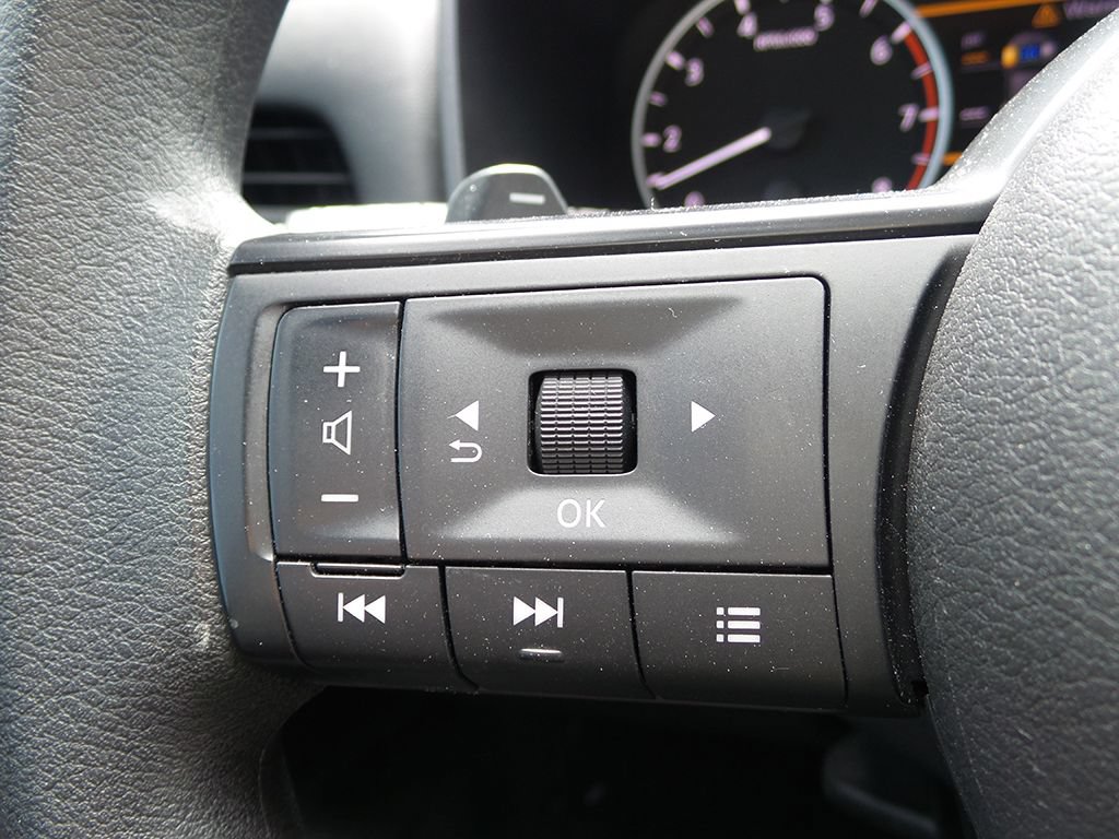 Used 2024 Nissan Rogue S FWD image 34