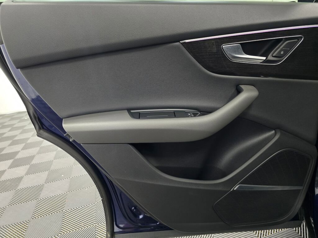 Used 2020 Audi Q8 Prestige image 20