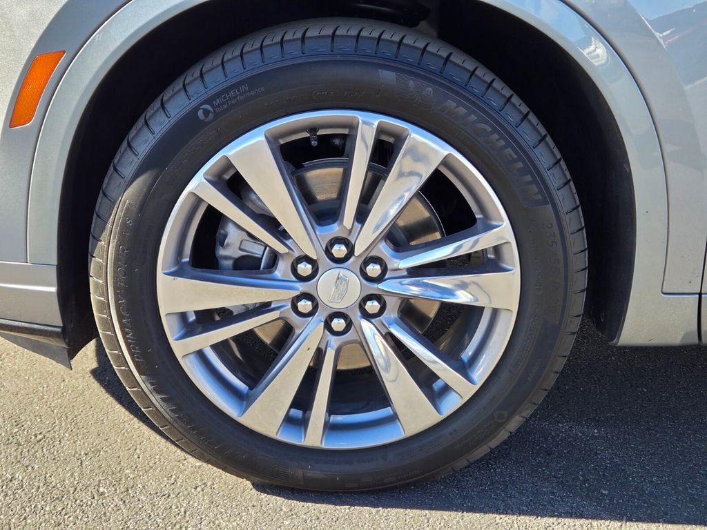 Used 2025 Cadillac XT6 Premium Luxury image 9